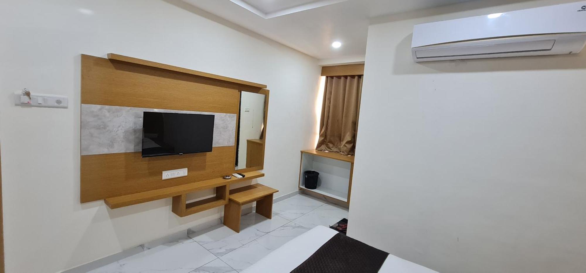 Hotel Vivan Vadodara Exterior foto